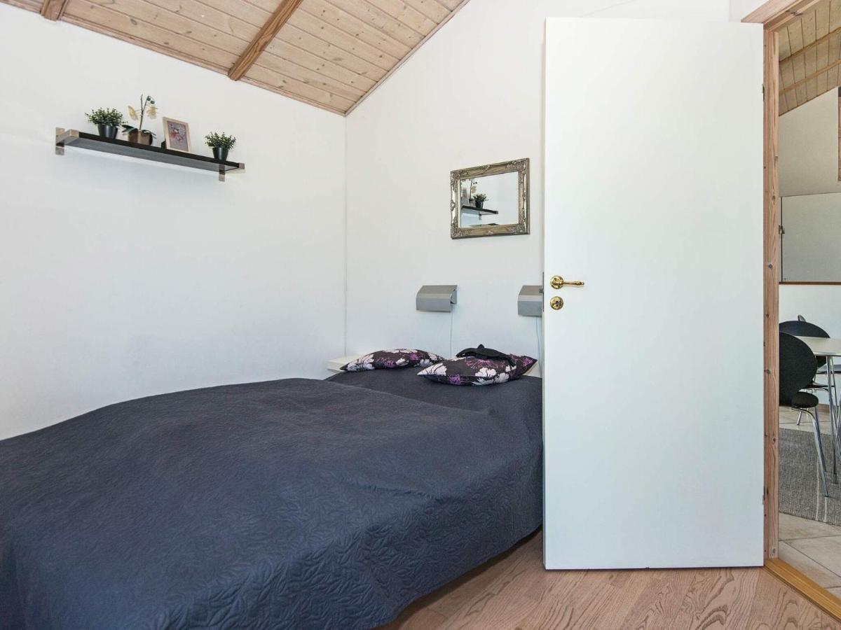 8 Person Holiday Home In Ulfborg Esterno foto